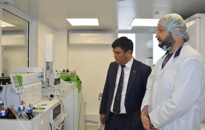 Депутат парламента Кыргыстана посетил Научный центр проблем здоровья семьи и репродукции человека