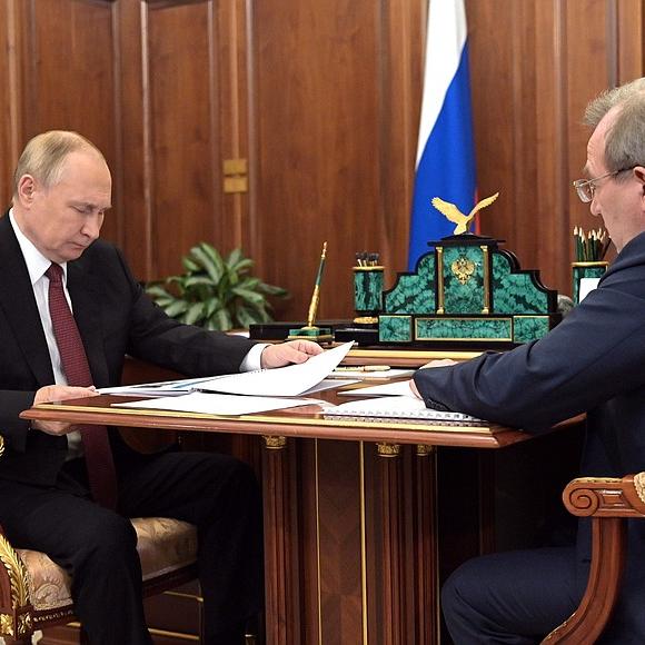 Встреча Владимира Путина с президентом Российской академии наук Геннадием Красниковым прошла 11 ноября