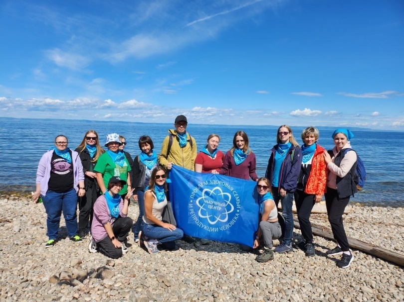 Команда Научного центр приняла участие в традиционной экологической акции по уборке побережья Байкала