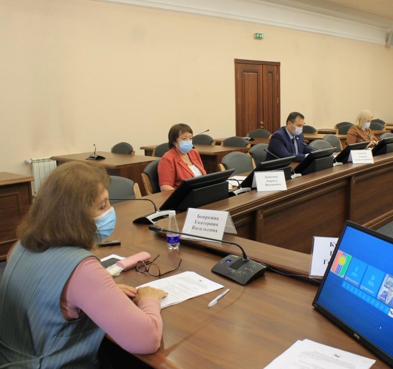 Cостоялся совместный круглый стол комиссии по экологии и охране окружающей среды и комиссии по здравоохранению и социальному обеспечению Общественной палаты Иркутской области