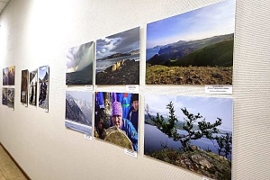 Фотовыставка, посвященная Международному фотоконкурсу «Сохраним жизнь мировых жемчужин – озер Байкал и Хубсугул» открылась в Научном центре 12 мая 